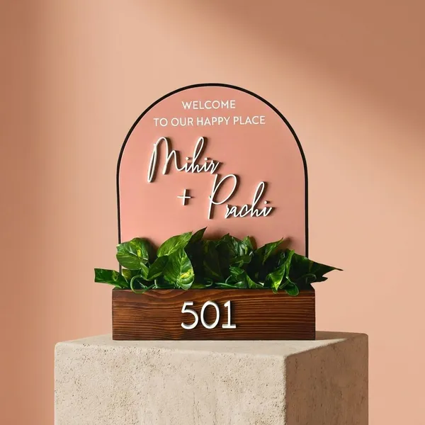 Multicolor_Wood_Name_Plate_With_Planter_For_Gifting