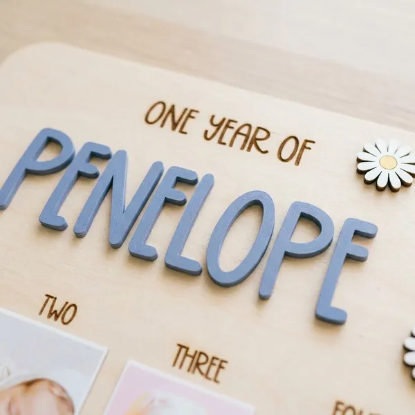 Multicolor_Metal_Baby_Monthly_Photo_Board_For_Gifting