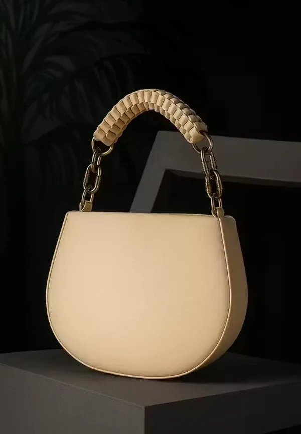 Round_Sling_Bag_with_Chain_Handle