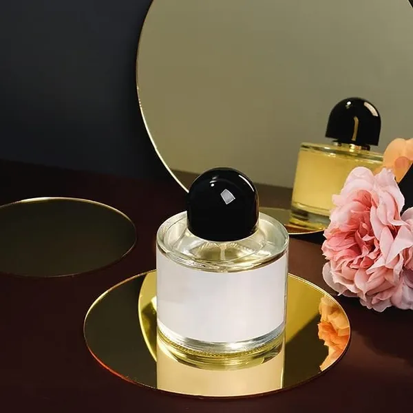 Gold_Reflective_Display_Sheet_|_2_Pcs_15_Cm_Round_Mirror_Reflection_Board_|_Backgound_Props_Set_|_Professional_Product_Photography_Background_|_Golden_Color