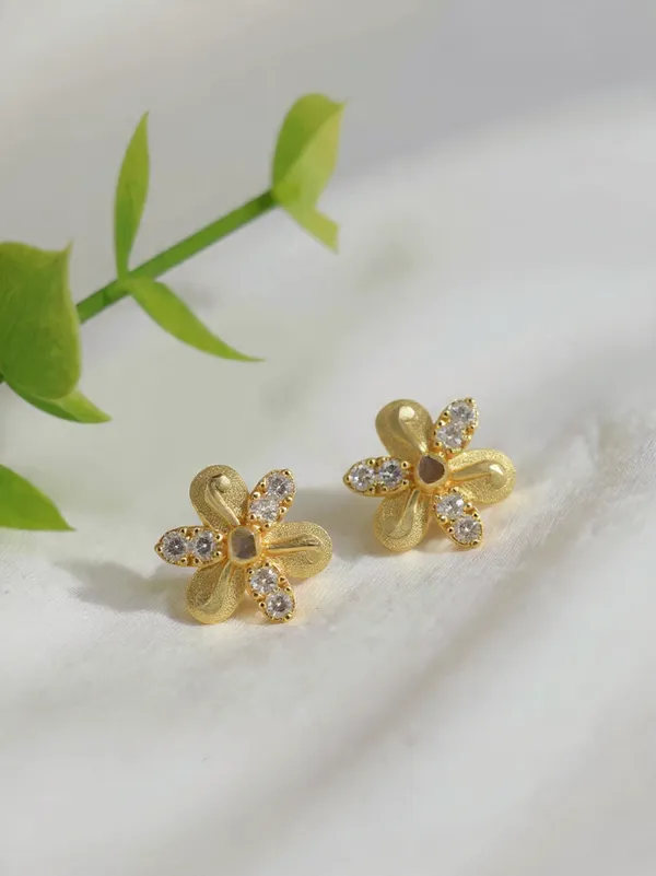 Elegant_Gold_Plated_Flower_Stud_Earrings_With_Sparkling_Zirconia_Accents_For_Women
