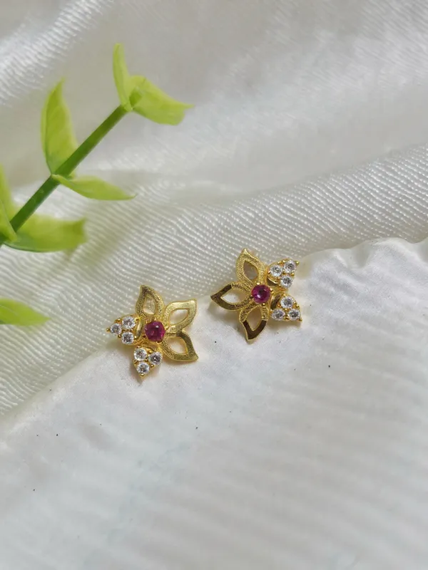 Floral_Gold-Plated_Stud_Earrings_With_Ruby_Red_Center_And_Cubic_Zirconia_Accents_For_Women