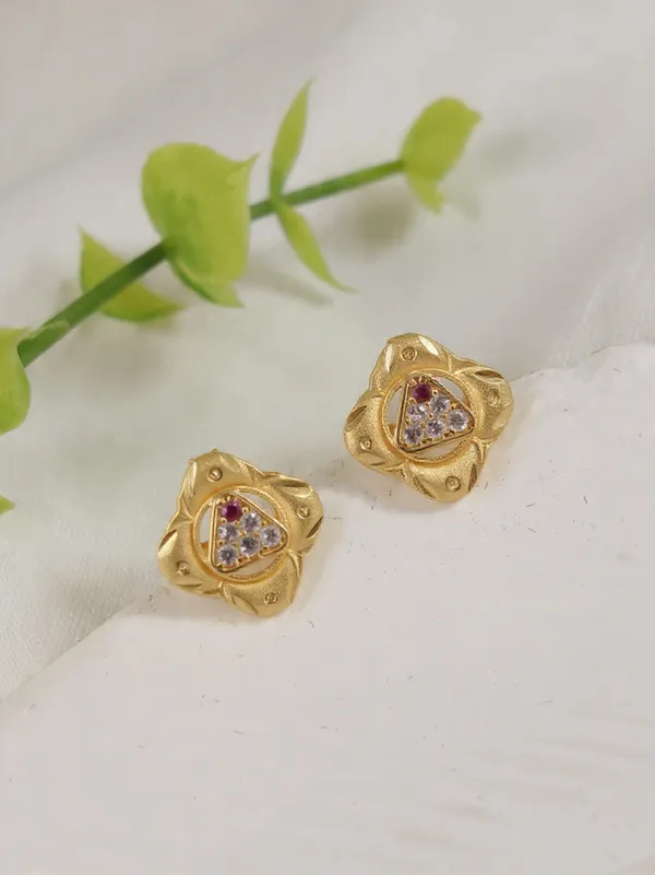 Gold_Plated_Floral_Stud_Earrings_With_Ruby_And_Diamond_Accents_For_Women