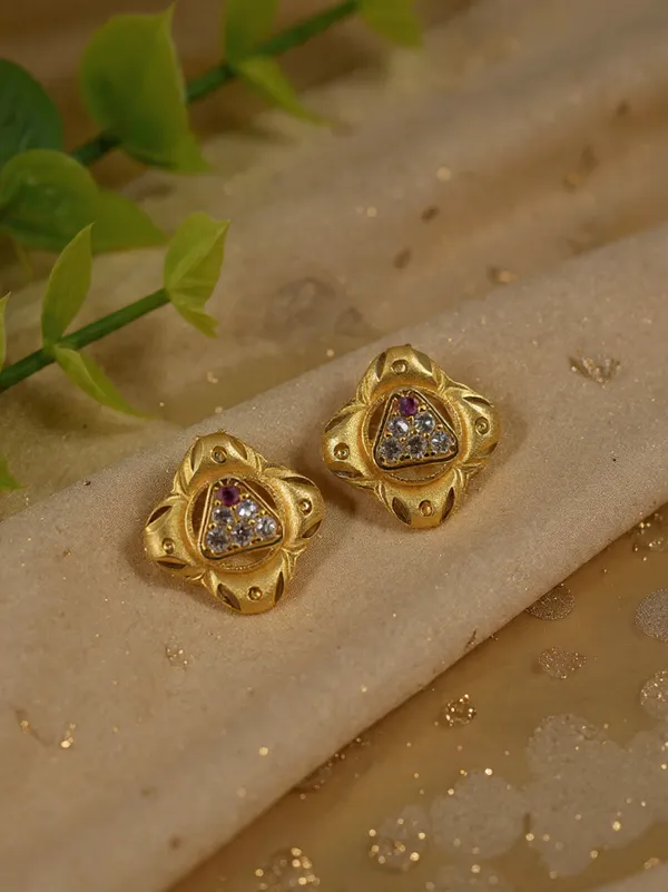 Gold_Plated_Floral_Stud_Earrings_With_Ruby_And_Diamond_Accents_For_Women