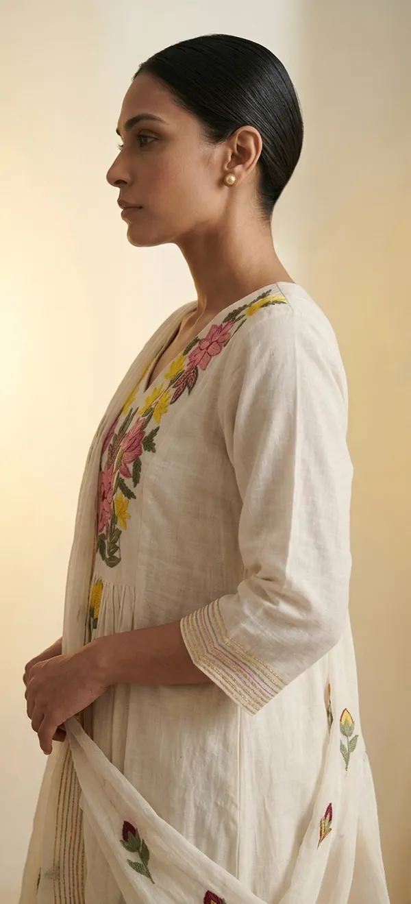 CREAM_BRUSH_PAINT_AND_KATHA_WORK_COTTON_KURTA_SET_WITH_DUPATTA