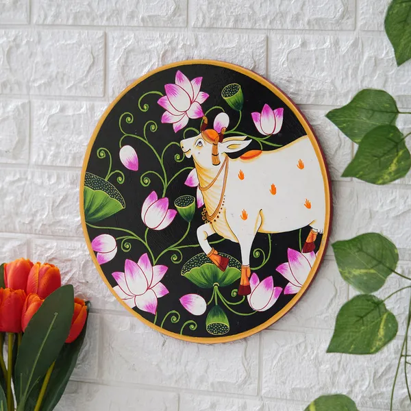 White_Canvas_Pichwai_Painting