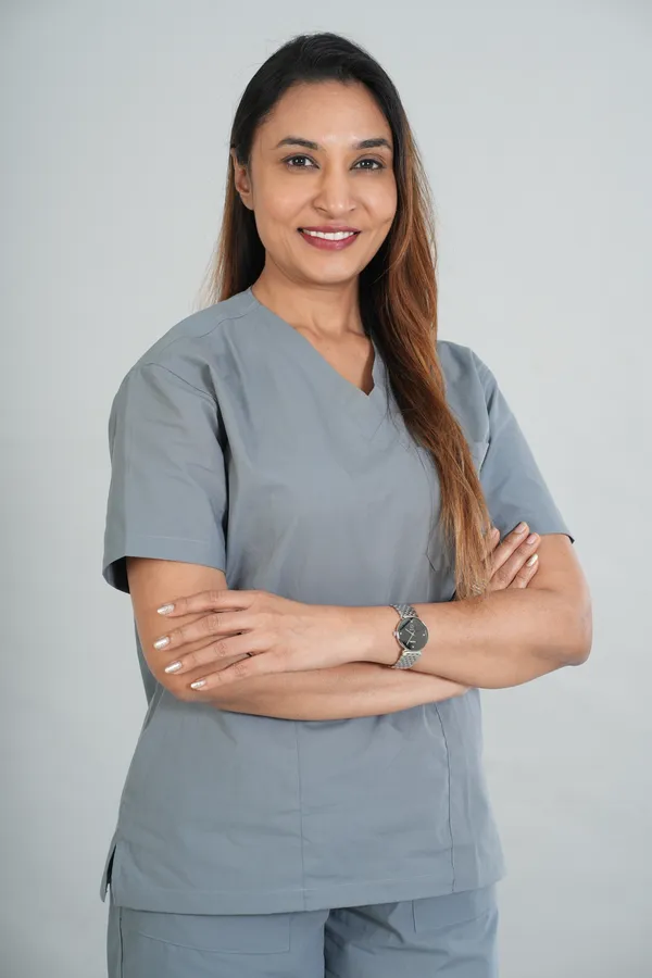 Women's_Scrub_Top_And_Bottom_Half_Sleeves