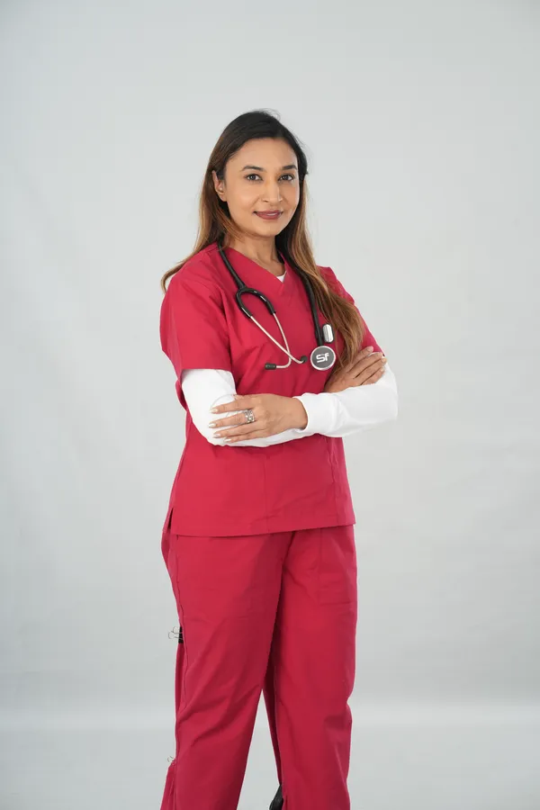 Women's_Scrub_Top_And_Bottom_Half_Sleeves