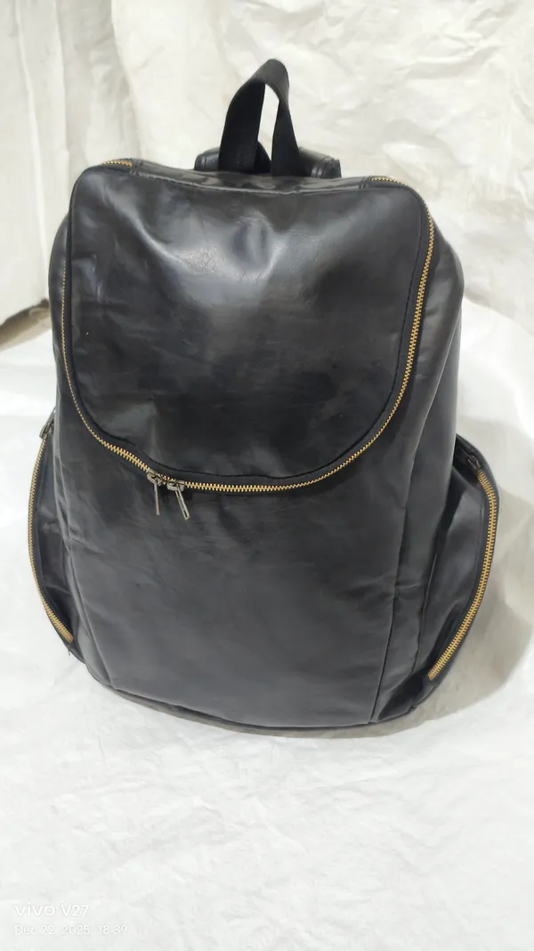 Black_Full_Grain_Genuine_Leather_With_Brass_Zippers_Backpack_For_Unisex