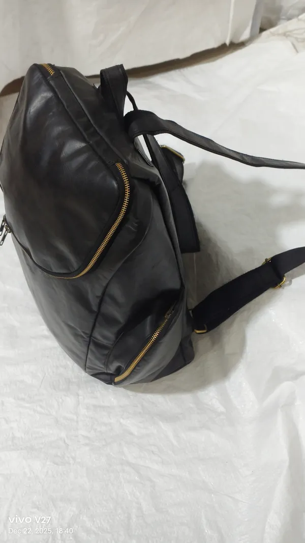 Black_Full_Grain_Genuine_Leather_With_Brass_Zippers_Backpack_For_Unisex