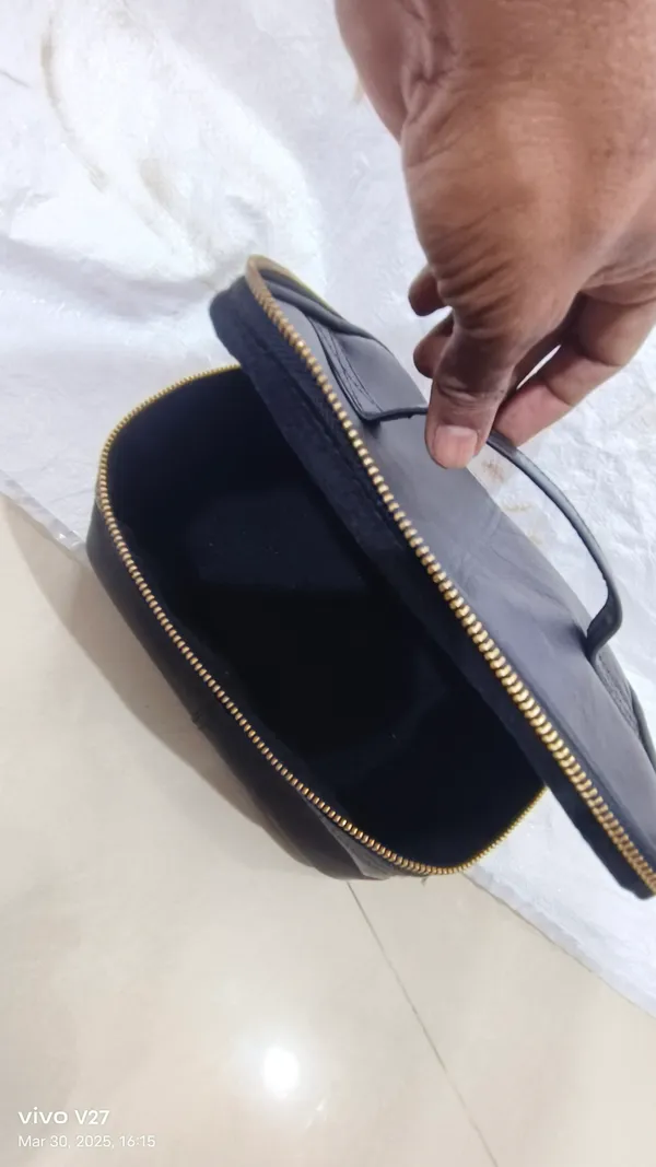 Black_Full_Grain_Genuine_Leather_Toiletry_Bag_For_Unisex