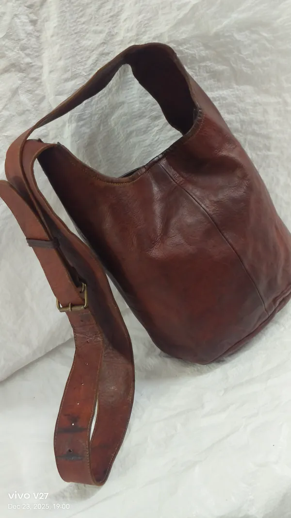 Dark_Brown_Soft_Genuine_Leather_Full_Grain_Leather_Bucket_Carry_Bag_For_Unisex