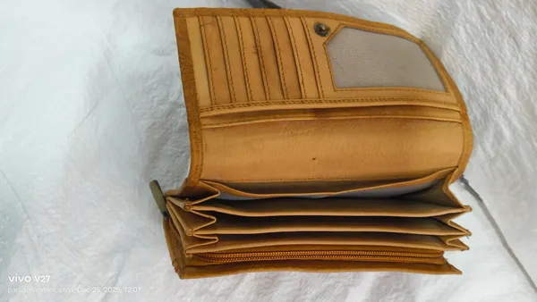Tan_Brown_Full_Grain_Leather_With_Floral_Embossing_Wallet_For_Women