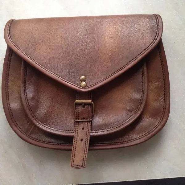 Antique_Brown_Full_Grain_Genuine_Leather_With_Brass_Buckle_And_Fastener_Clip_Crossbody_Sling_Bag_For_Unisex