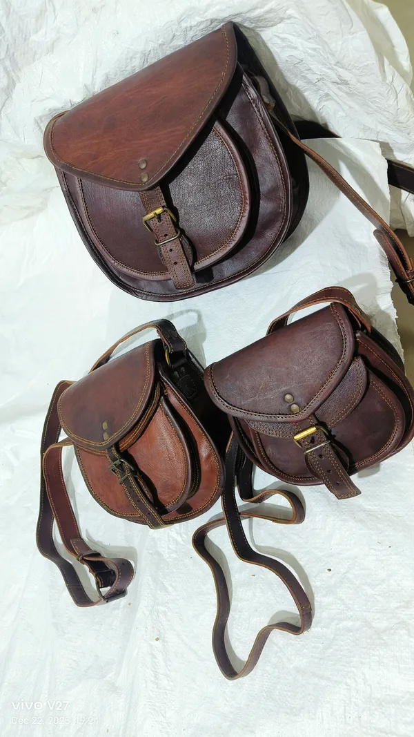 Antique_Brown_Full_Grain_Genuine_Leather_With_Brass_Buckle_And_Fastener_Clip_Crossbody_Sling_Bag_For_Unisex