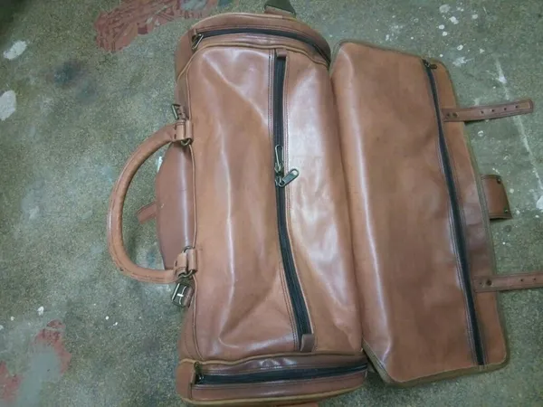 Brown_Genuine_Hunter_Leather_Distressed_Finish_Duffel_Bag_For_Unisex