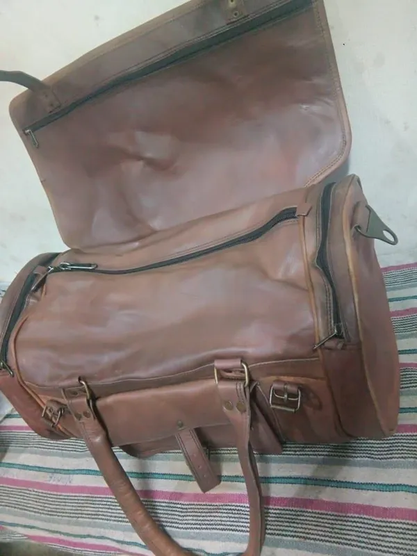 Brown_Genuine_Hunter_Leather_Distressed_Finish_Duffel_Bag_For_Unisex