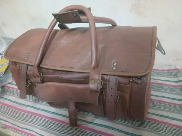Brown_Genuine_Hunter_Leather_Distressed_Finish_Duffel_Bag_For_Unisex