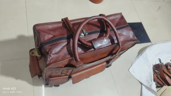 Dark_Brown_Premium_Quality_Full_Grain_Leather_And_Internal_Pure_Cotton_Canvas_No_Cheap_Fabric_Used_Duffel_Bag_For_Unisex