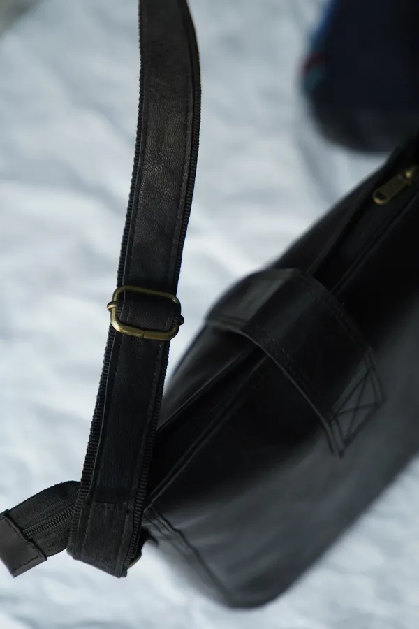 Black_Full_Grain_Buff_Leather_With_Brass_Hardware_Messenger_Bag_For_Unisex