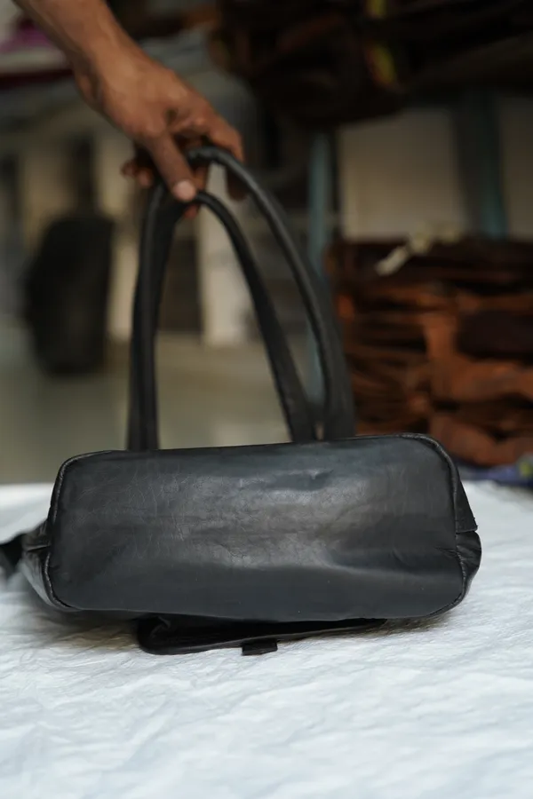 Black_And_Dark_Brown_Premium_Quality_Full_Grain_Leather_And_Internal_Pure_Cotton_Canvas_Shoulder_Purse_For_Women