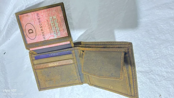 Hunter_Brown_Top_Grain_Hunter_Leather_Wallet_For_Men