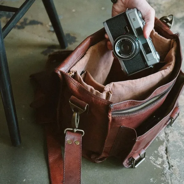 Brown_Premium_Quality_Full_Grain_Leather_And_Internal_Pure_Cotton_Canvas_Messenger_Bag_For_Unisex