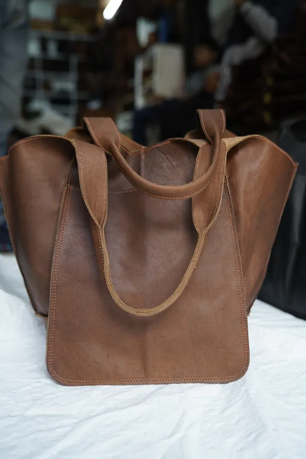 Black_And_Vintage_Dusty_Camel_Genuine_Full_Grain_Leather_Woven_Design_Tote_Bag_For_Women