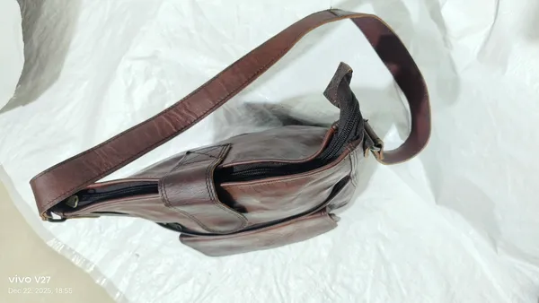 Antique_Brown_Full_Grain_Leather_With_Canvas_Lining_Messenger_Bag_For_Unisex