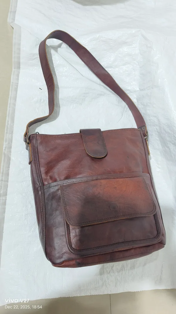 Antique_Brown_Full_Grain_Leather_With_Canvas_Lining_Messenger_Bag_For_Unisex