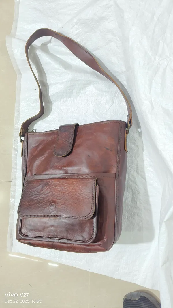 Antique_Brown_Full_Grain_Leather_With_Canvas_Lining_Messenger_Bag_For_Unisex