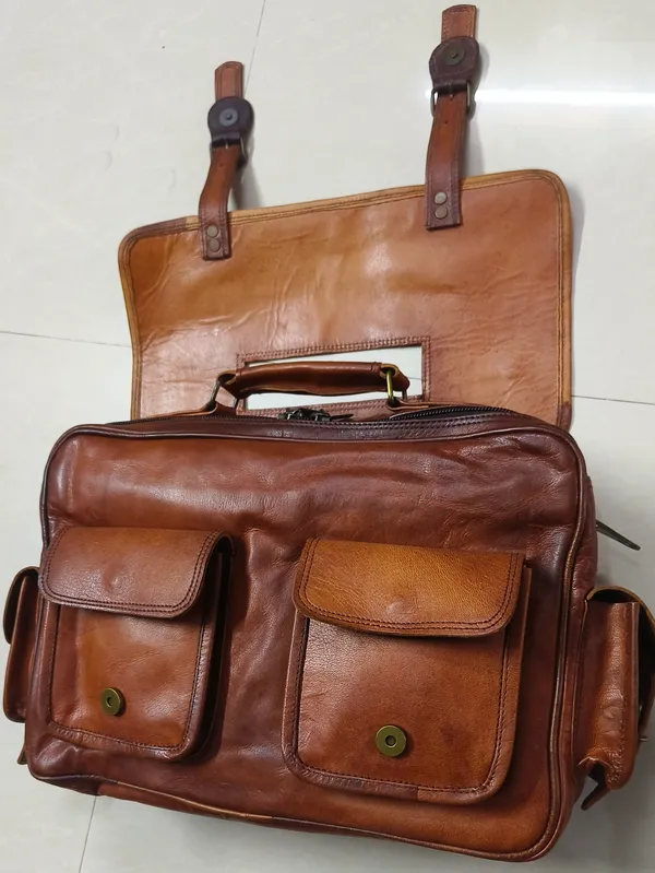 Brown_Genuine_Hunter_Leather_Distressed_Finish_Messenger_Bag_For_Unisex