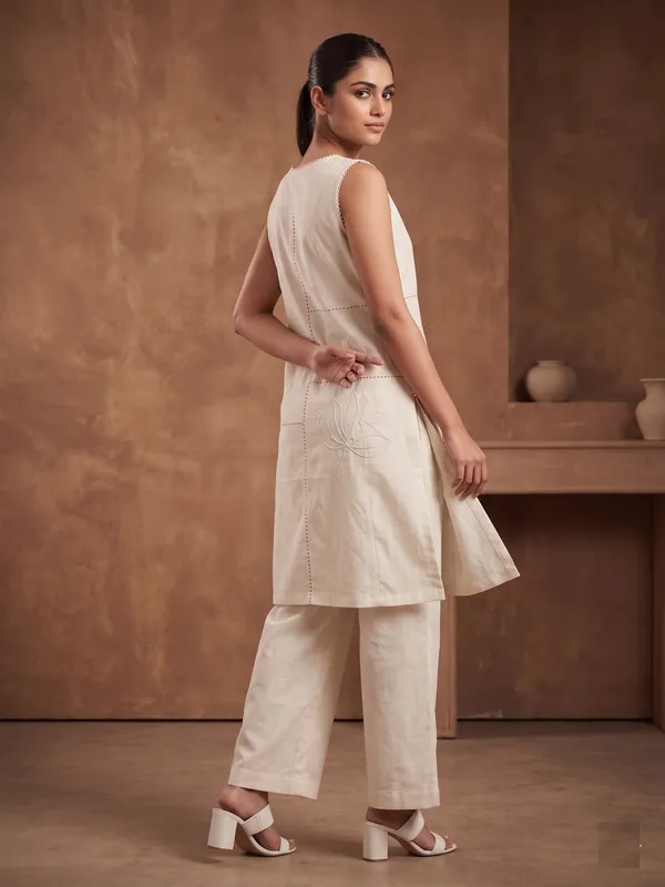 Beige_flex_cotton_straight_kurta_with_embroidery