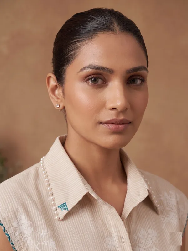Beige_self_cotton_sleeveless_straight_kurta