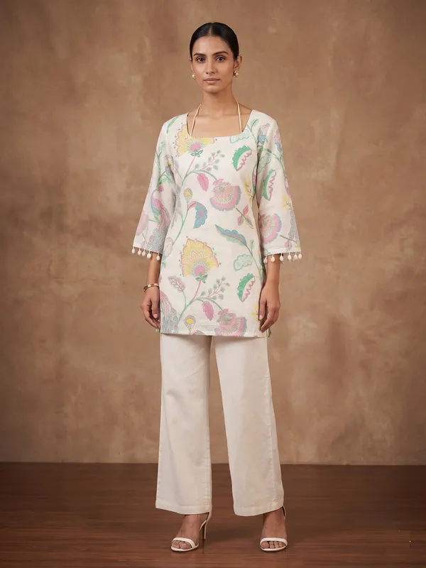 Floral_printed_beige_short_kurti