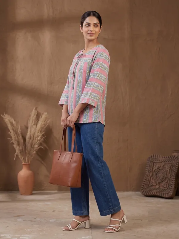 Gulabi_Kaftan_Kurti