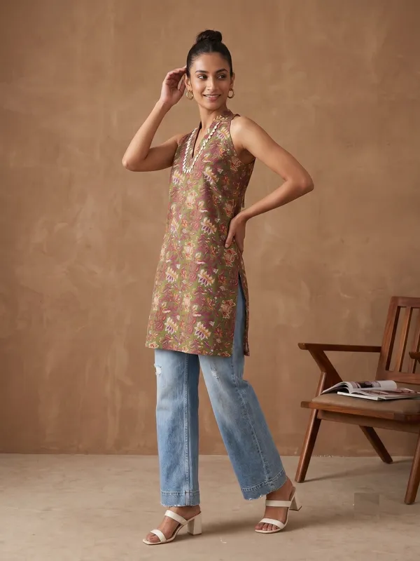 Zoya_Halter_Kurti