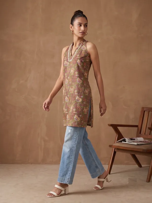 Zoya_Halter_Kurti