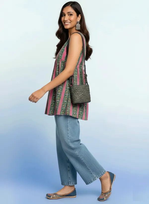 Pink_Stripe_Printed_Short_Kurti