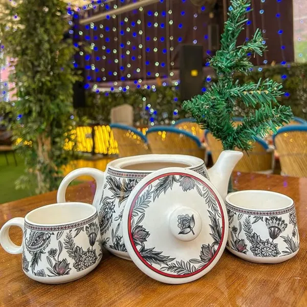 Garden_Bliss_Printed_Mat_Finish_Tea_&_Kettle_Set_-_6_Ceramic_Tea_Cups,_1_Kettle_Pack_Of_7