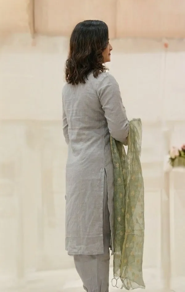 Grey_Solid_Kurta_Salwar_&_Dupatta_Set_For_Women
