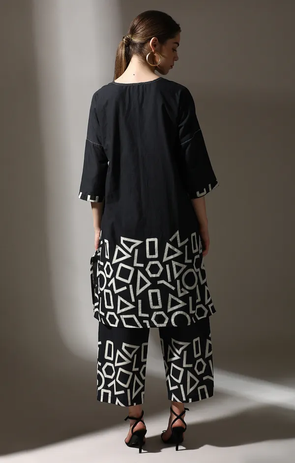 Black_Monochrome_Maze_Co-Ord_Set_For_Women