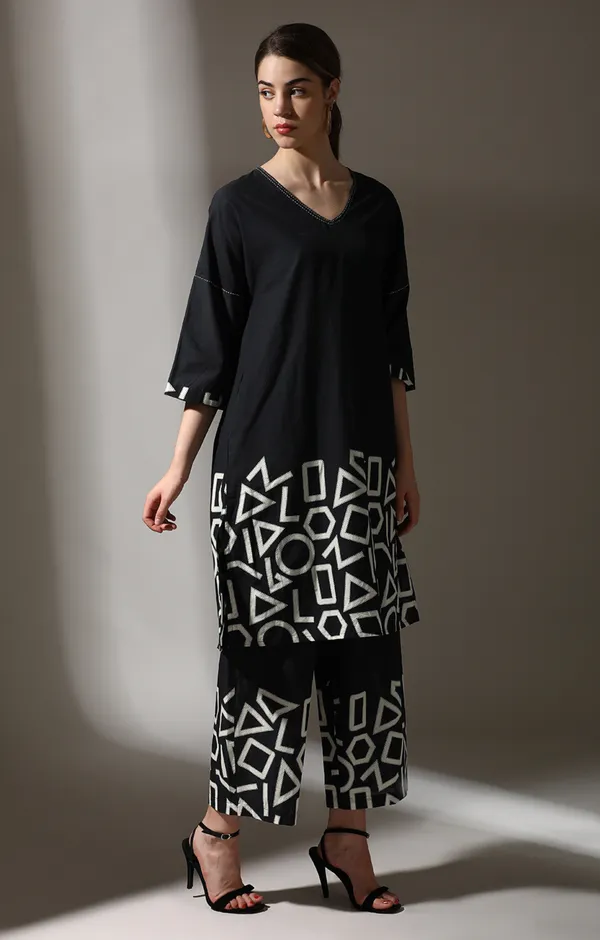 Black_Monochrome_Maze_Co-Ord_Set_For_Women
