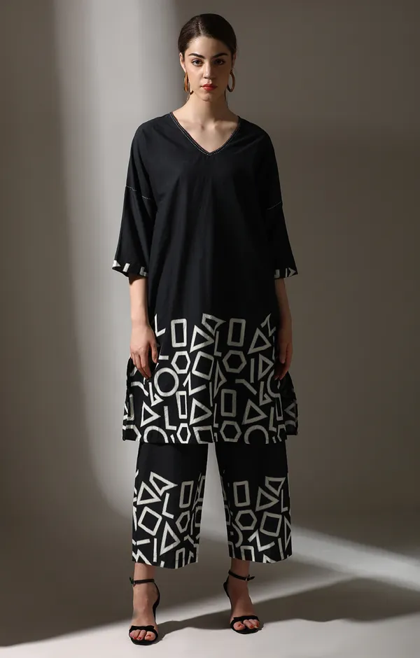 Black_Monochrome_Maze_Co-Ord_Set_For_Women