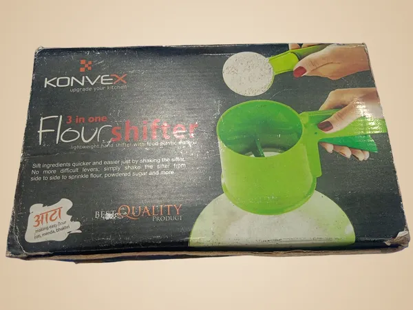 Green_Stainless_Steel,_Plastic_Flour_Shifter