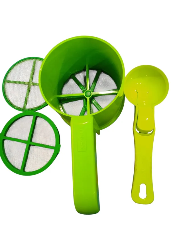 Green_Stainless_Steel,_Plastic_Flour_Shifter