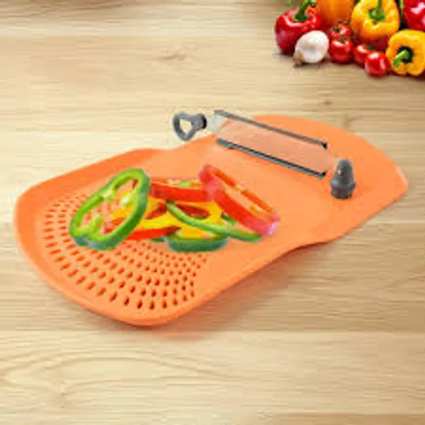 Red_Green_And_Blue_Food_Grade_Plastic_/_Wood_Chapping_Board