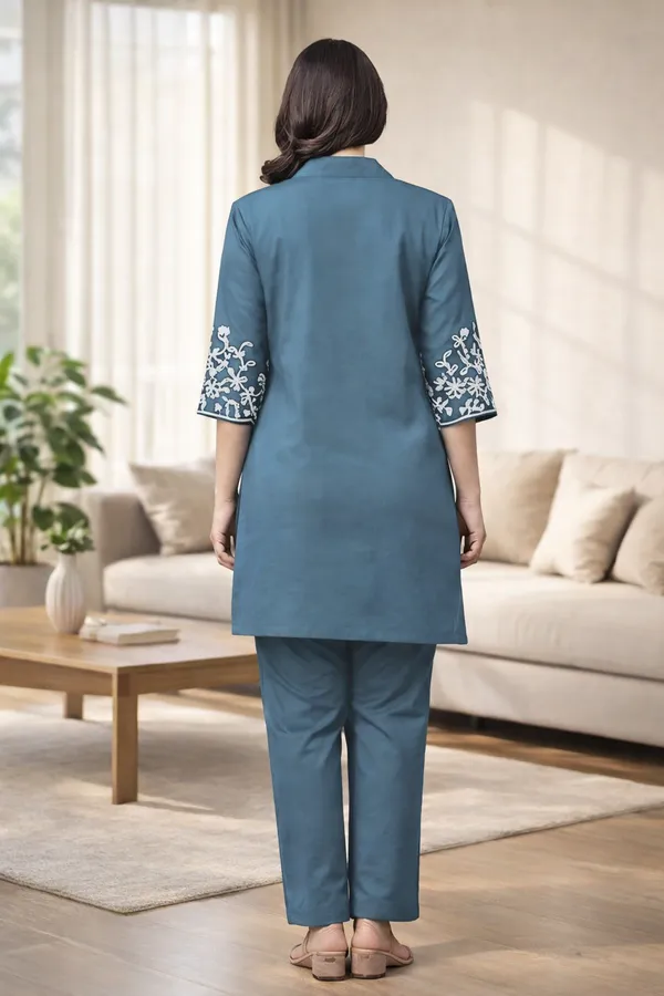 Aadyapi_Women�s_Teal_Blue_Embroidered_Kurta_Pant_Set