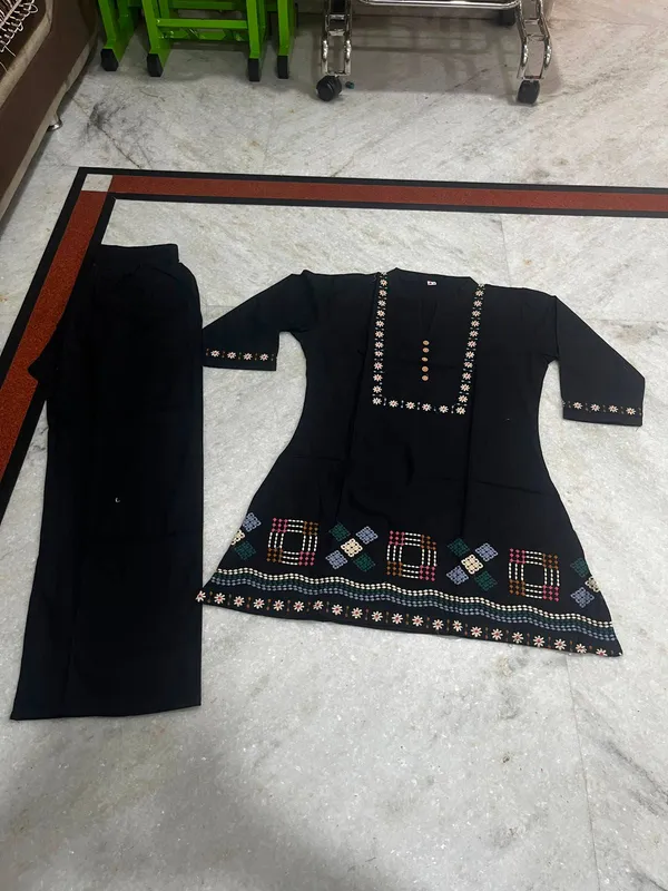 Aadhyapi_Women's_Black_Embroidered_Kurta_Palazzo_Set