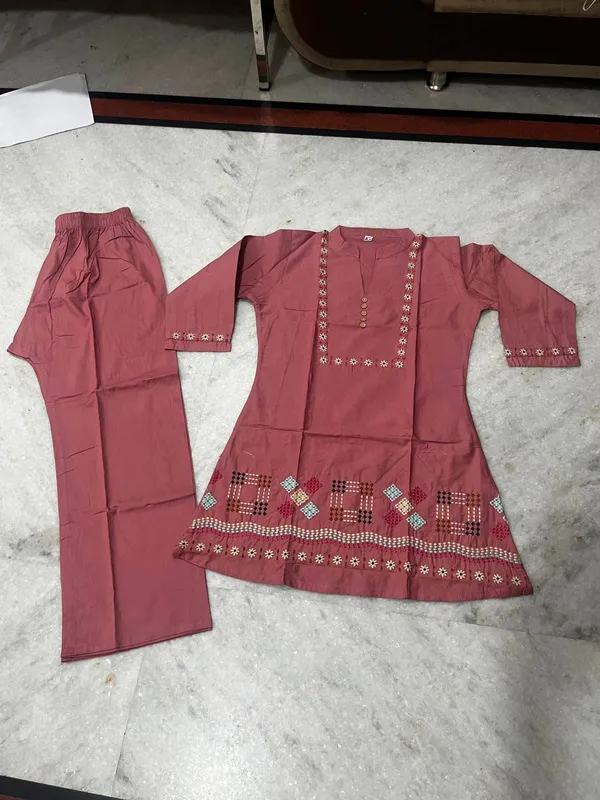 Aadhyapi_Women's_English_pink_Embroidered_Kurta_Palazzo_Set